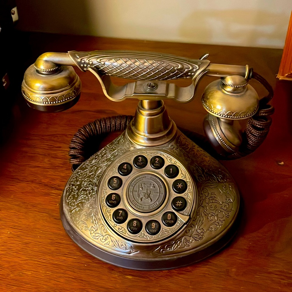 COPY - Antique-looking retro landline phone, pre-owned, accent or decor on your…